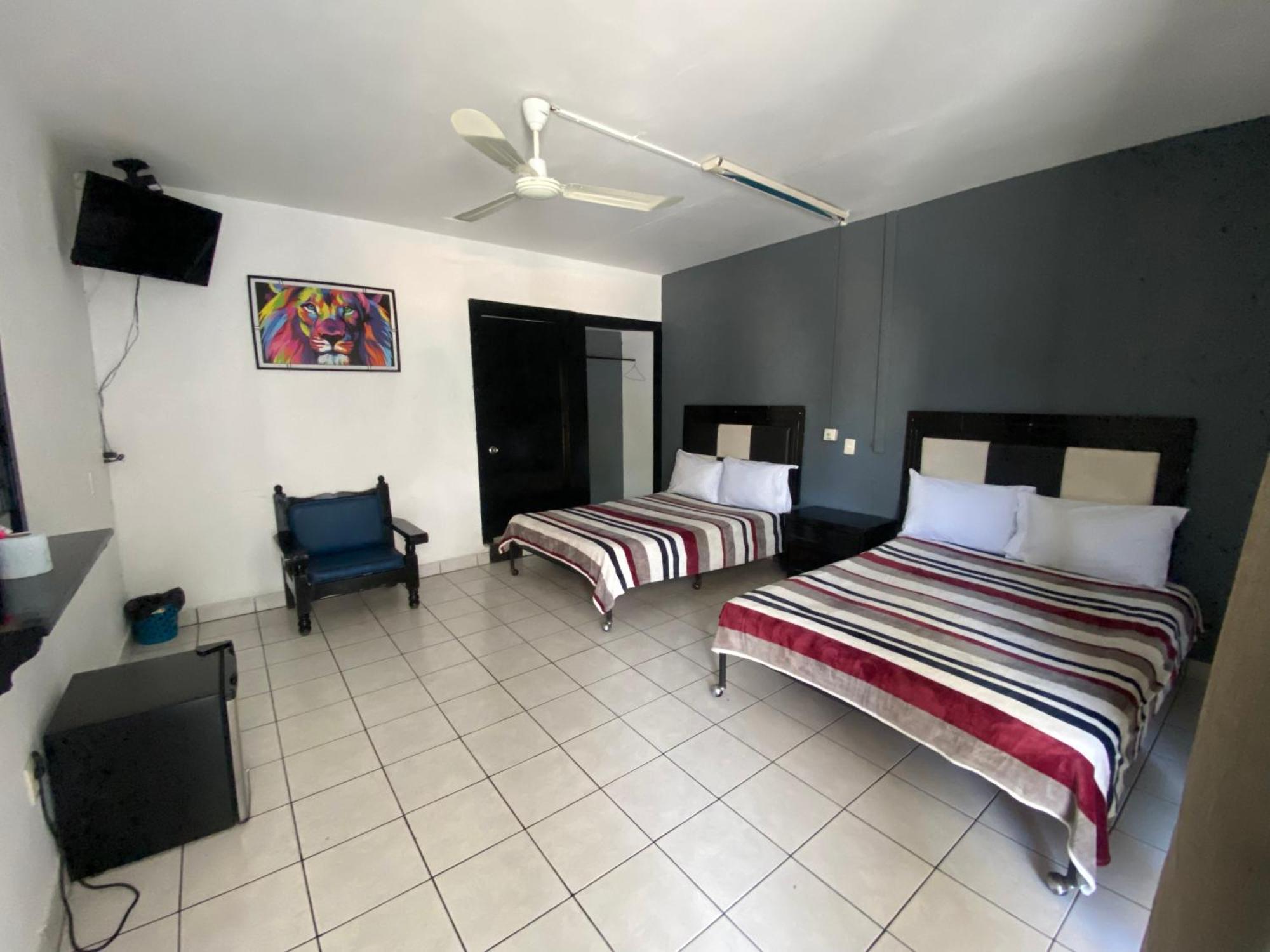 Hotel Puerto Vallarta Сапопан Экстерьер фото