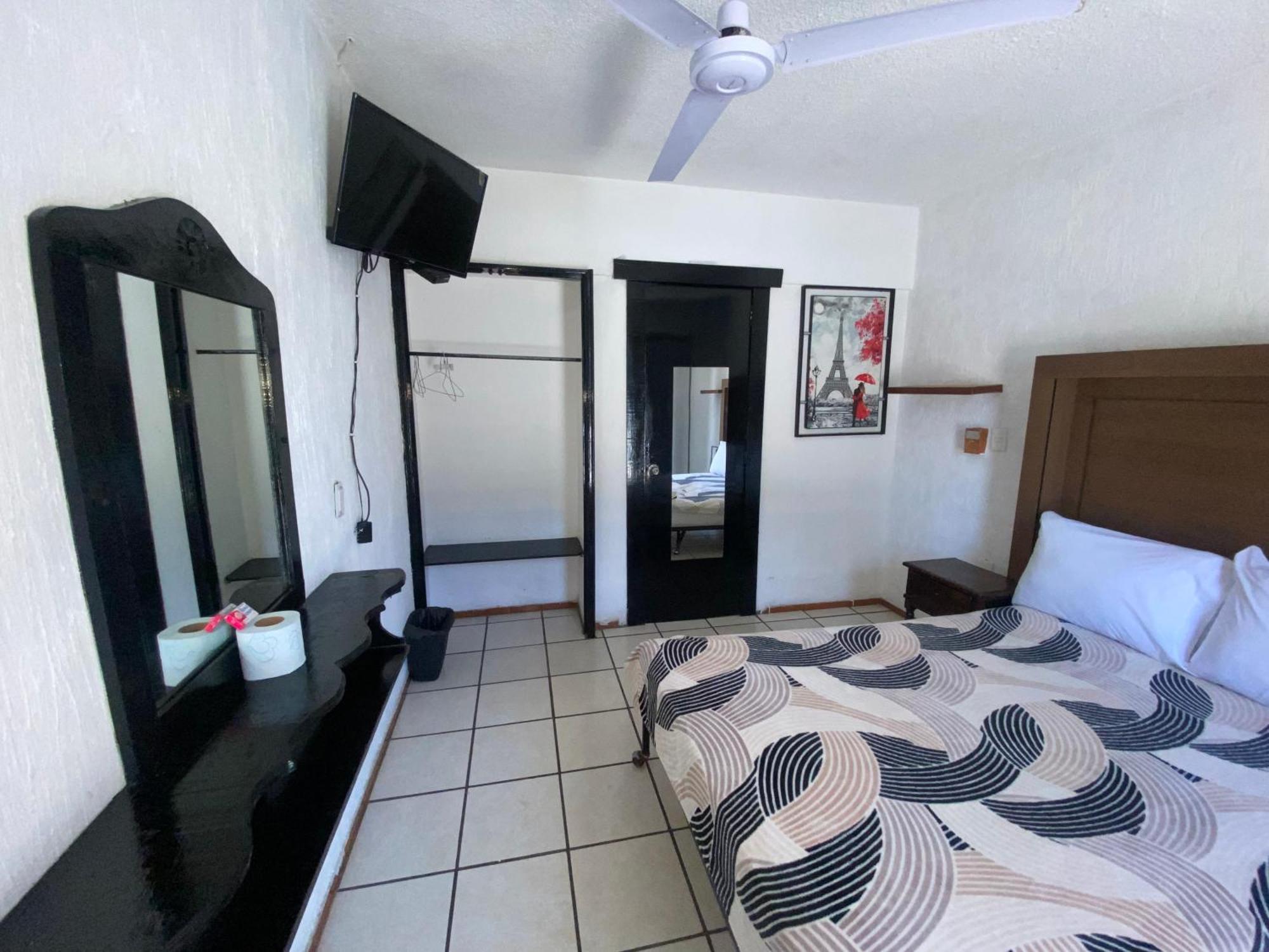 Hotel Puerto Vallarta Сапопан Экстерьер фото